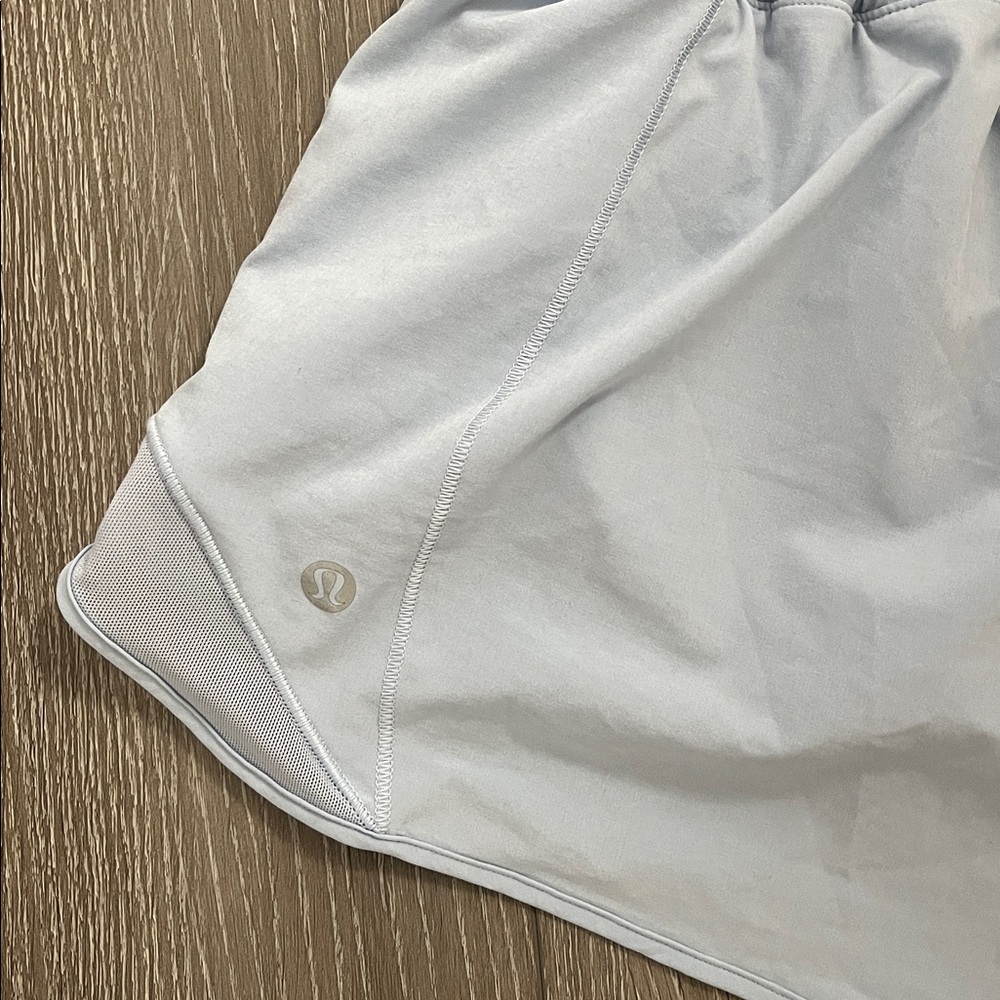 Lululemon Hotty Hot Short II 2.5 In Blue Linen Size 12 - Picture 10 of 10